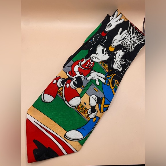 Vintage Disney Mickey & Goofy basketball dunking ball hoop - Picture 1 of 3